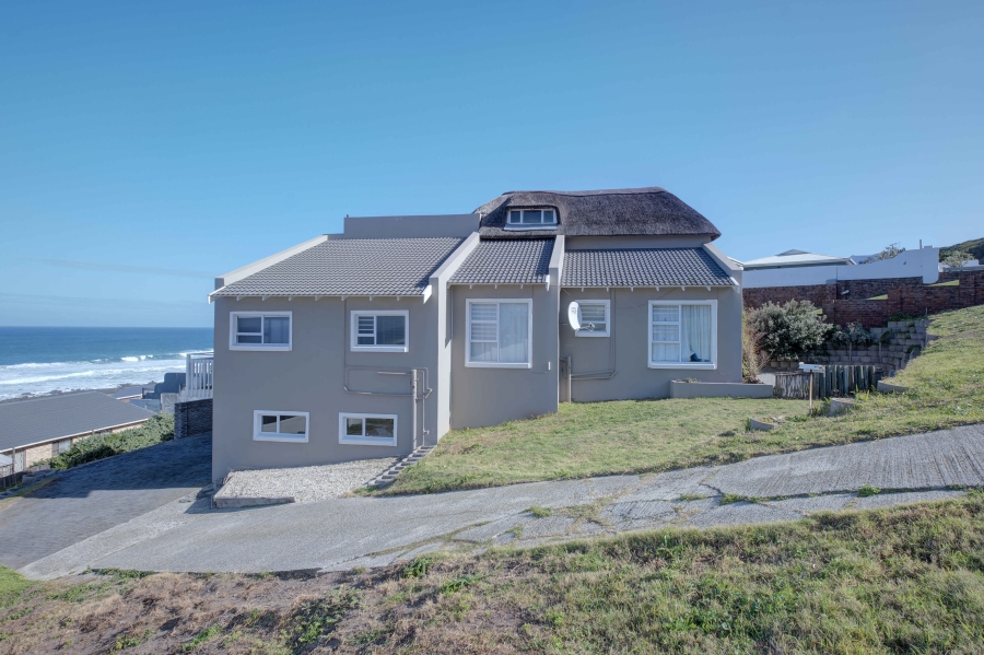4 Bedroom Property for Sale in Seaview Eastern Cape